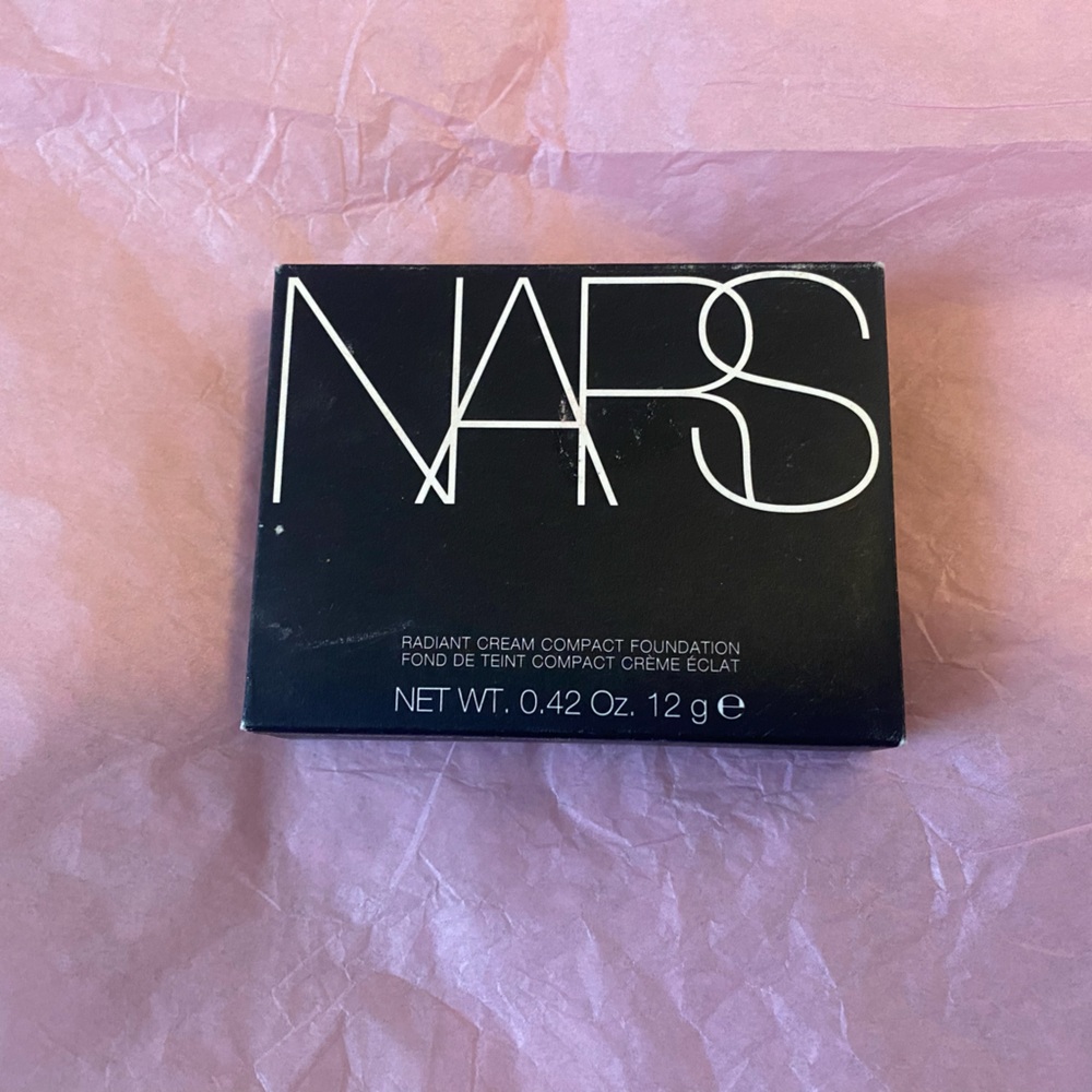NARS Black Radiant Cream Compact Light 4 Deauville